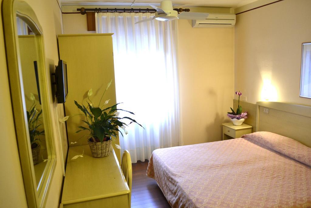 Hotel Ezzelino San Zenone Exterior foto